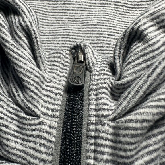 Lululemon Run Inspire 1/2 Half Zip Womens Size 6 Gray Black Striped Athleisure - Picture 5 of 16